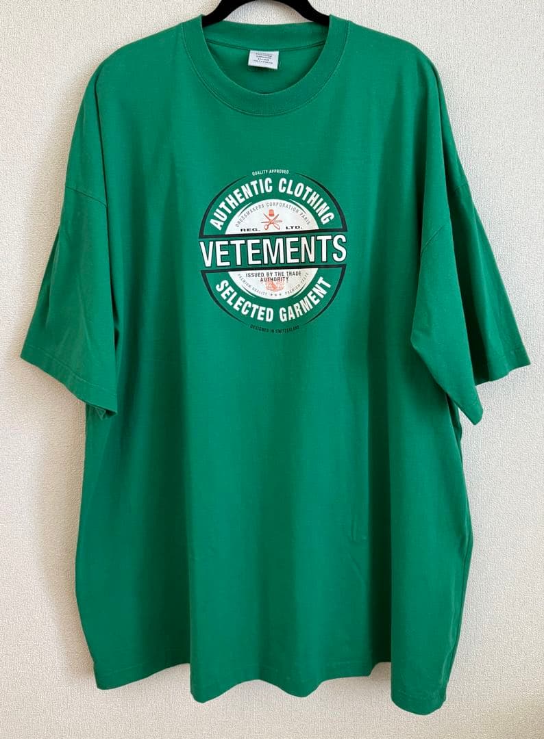 ⬇️ VETEMENTS (ヴェトモン) Beer Badge Tee