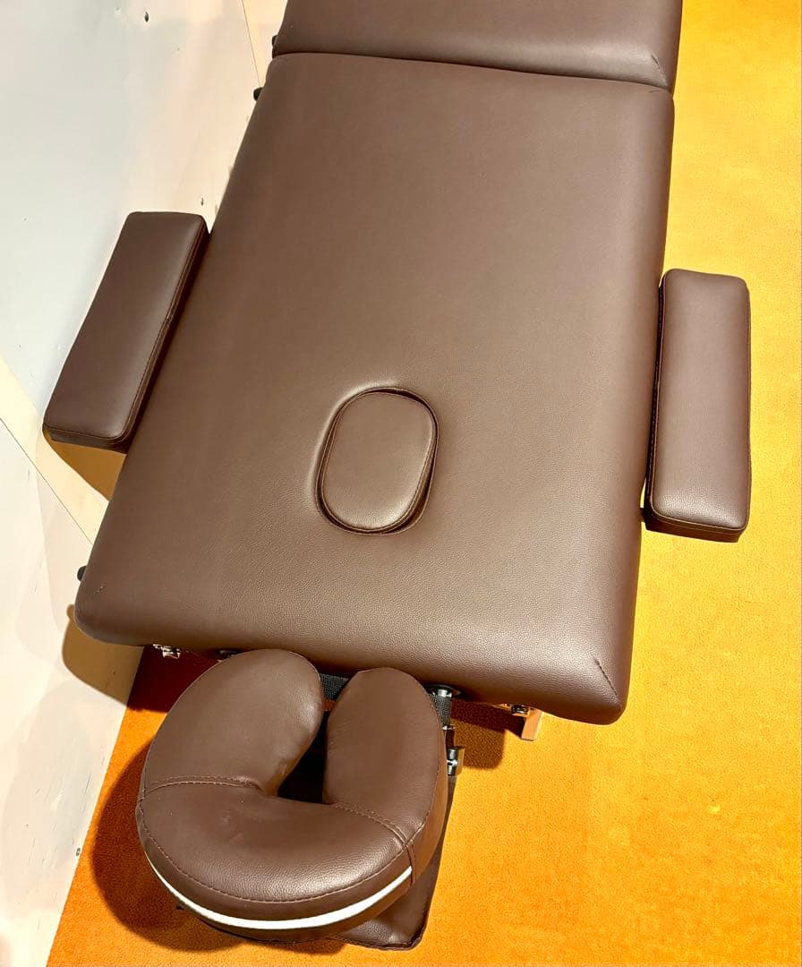 【美品】タンスのゲン 折りたたみ式 マッサージベッド MBD01 有孔 木製