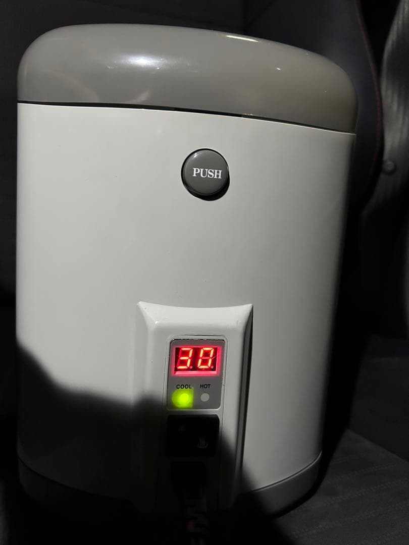 【お値引き中】車載用　小型冷蔵庫　保温庫　4.5L