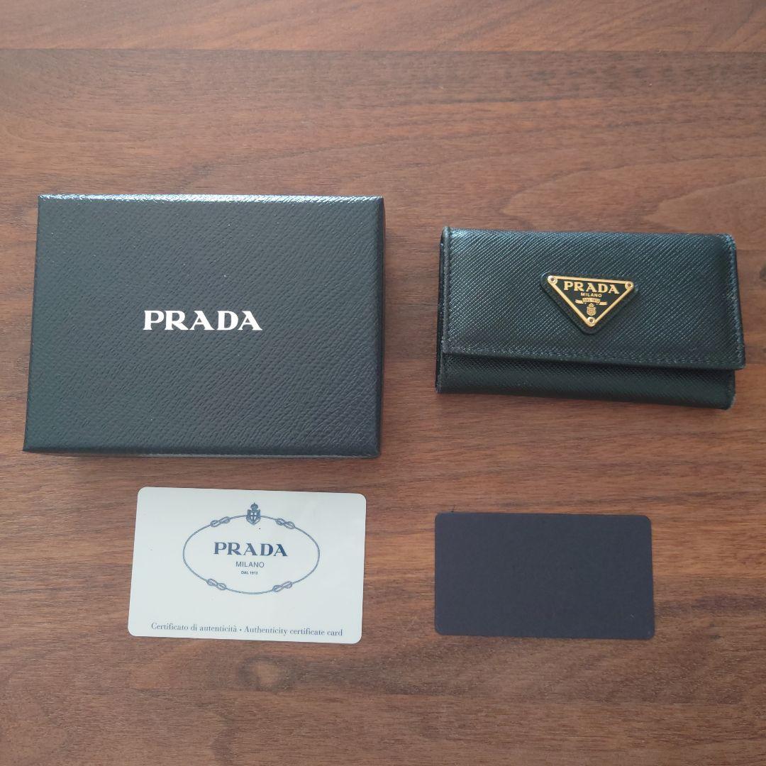 PRADA ブラック 三つ折りキーケース