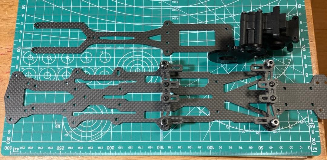 ＹＤ－２Ｒ　カーボンシャーシ　セット