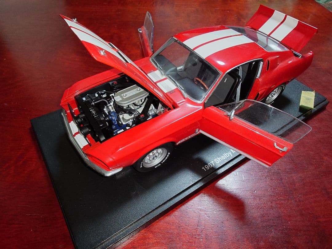 1967 Shelby Mustang GT500 1/18スケールモデル
