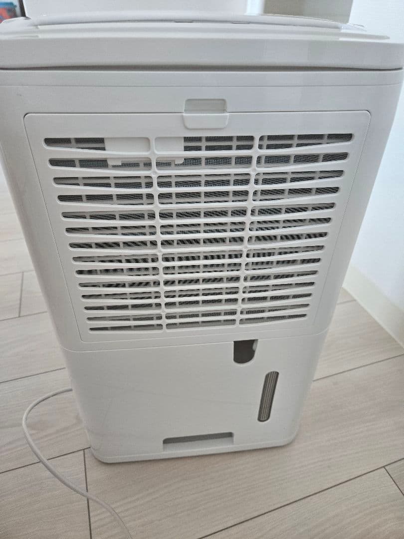 【美品】除湿機 コンプレッサー式 ホワイト