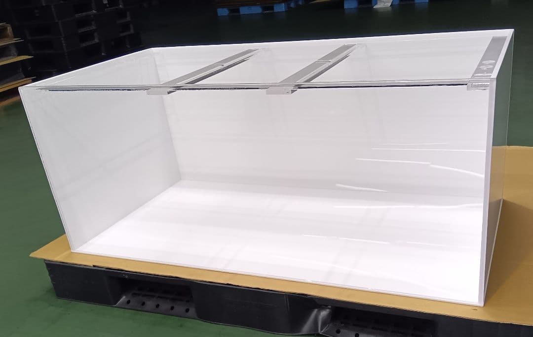 アクリル水槽 W1200 D600 H500 四面艶消白 ワンオフ 佐川急便発送