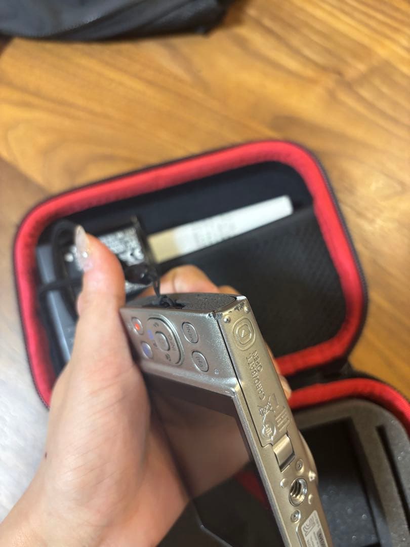 Canon IXY 650 シルバー　美品　動作問題なし