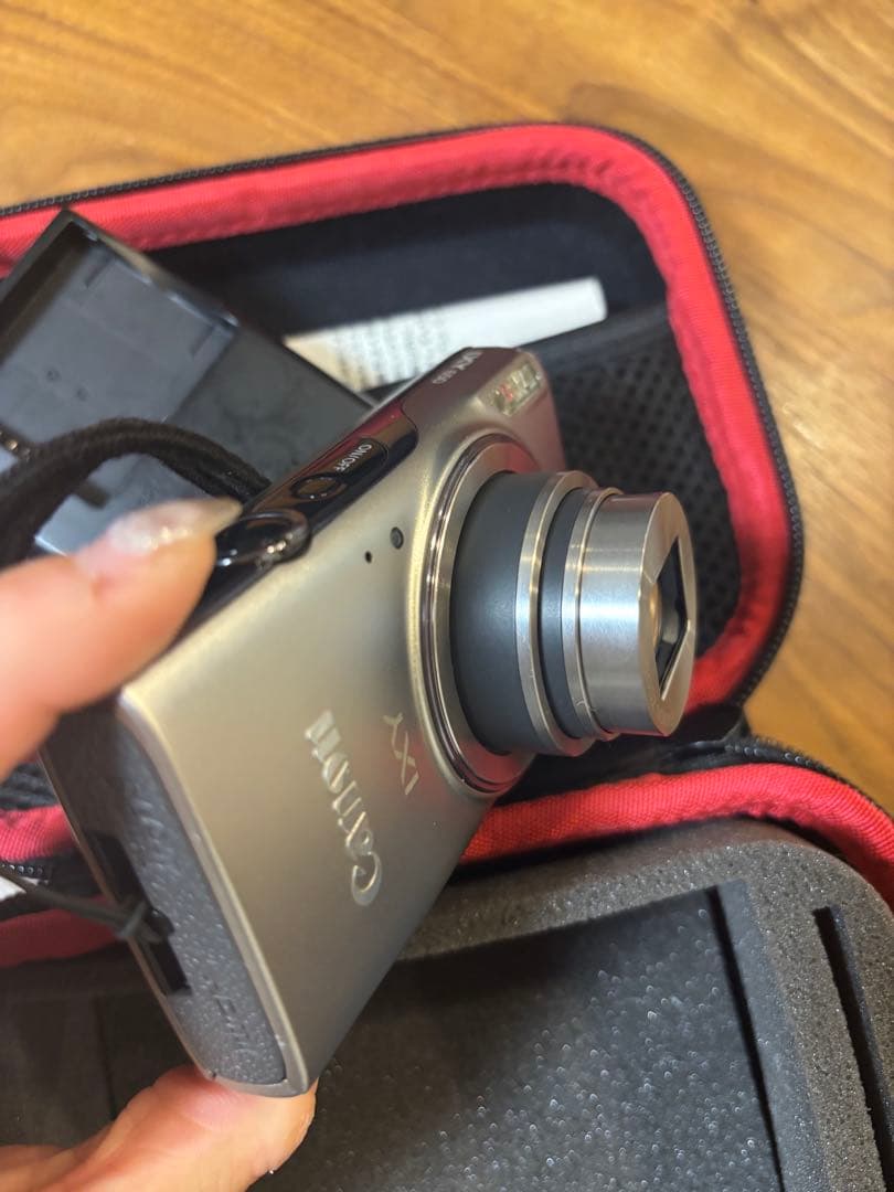 Canon IXY 650 シルバー　美品　動作問題なし