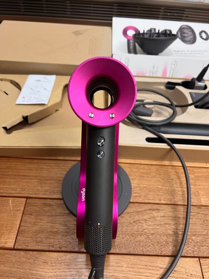 Dyson ヘアドライヤー＆スタンド等セット