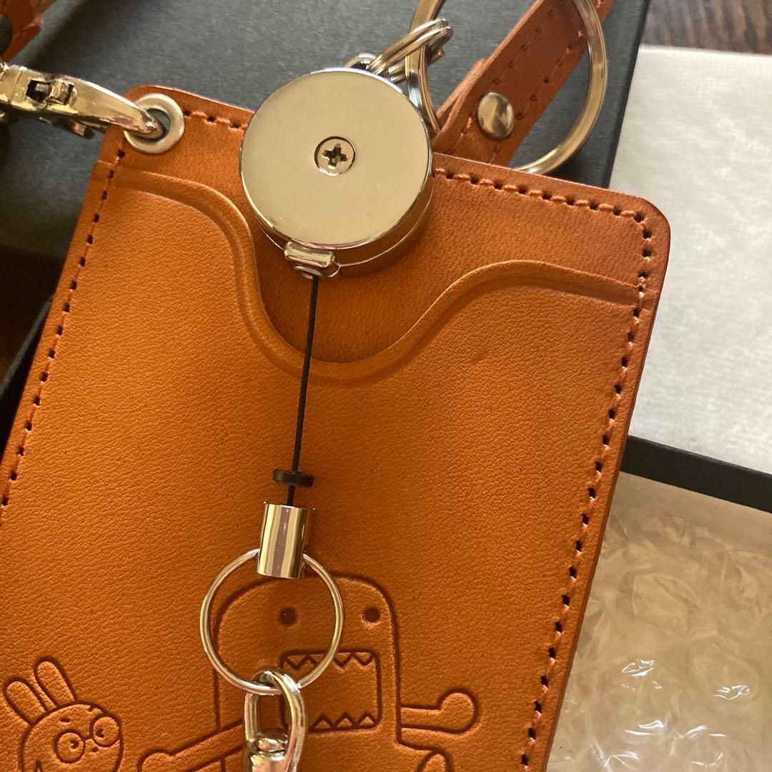 NHK どーもくん　天然皮革　栃木レザー リール付きパスケース