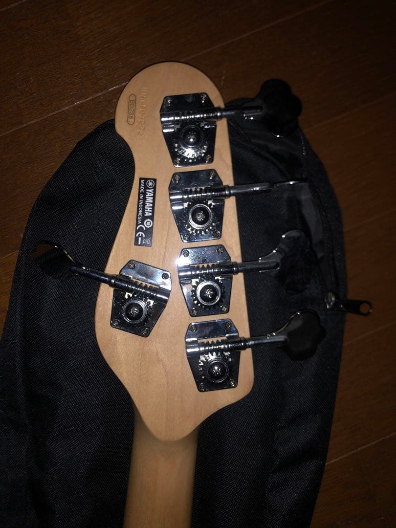 Yamaha Broad Bass 5弦ベース