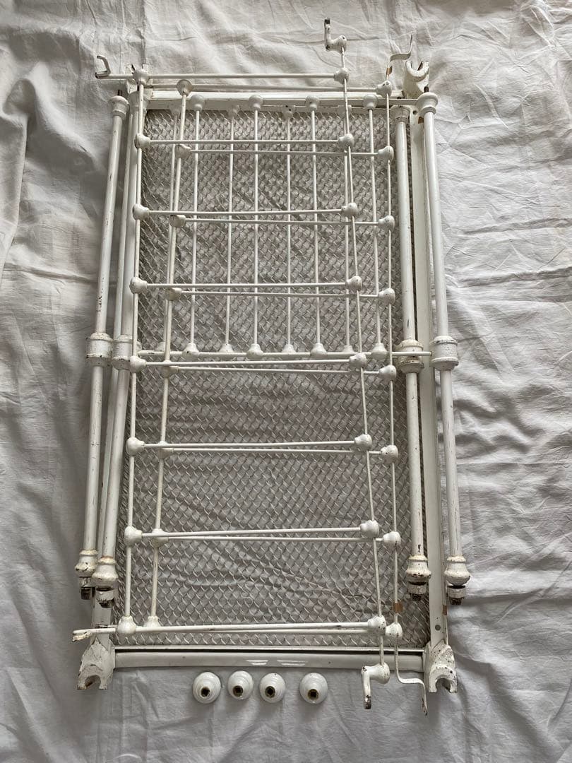 アンティーク　アイアン　ベビーベッド　ホワイト