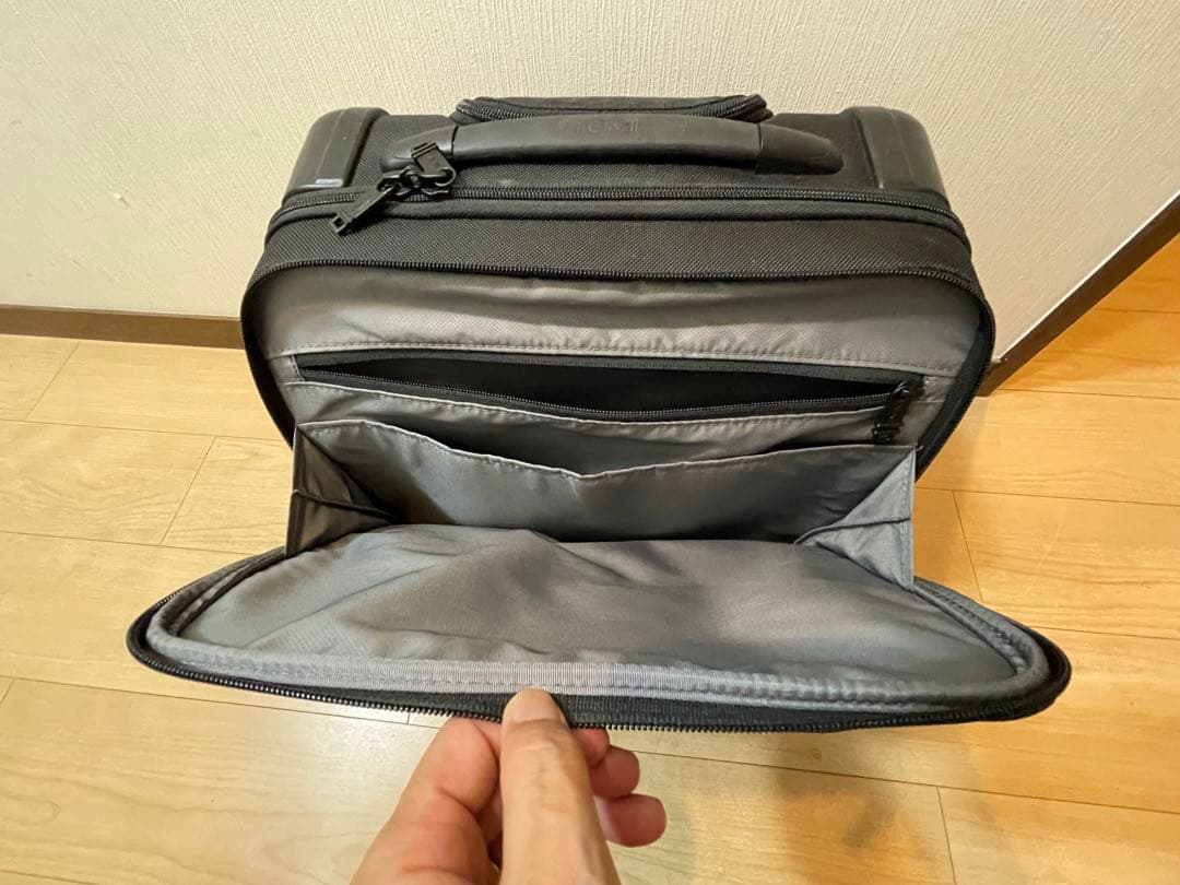 TUMI小型キャリーケース