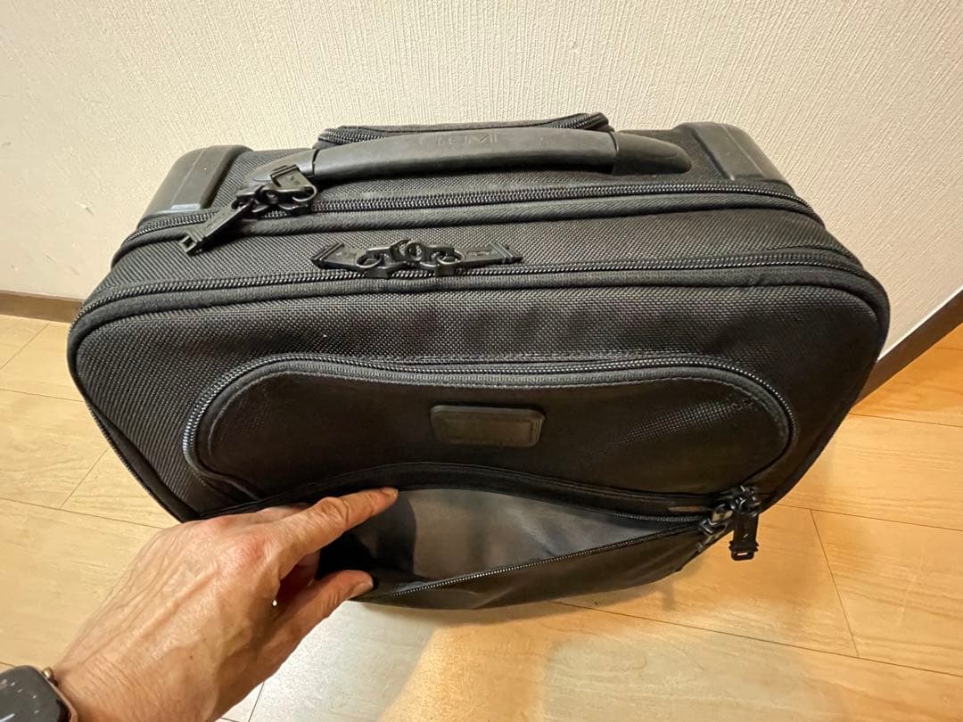 TUMI小型キャリーケース