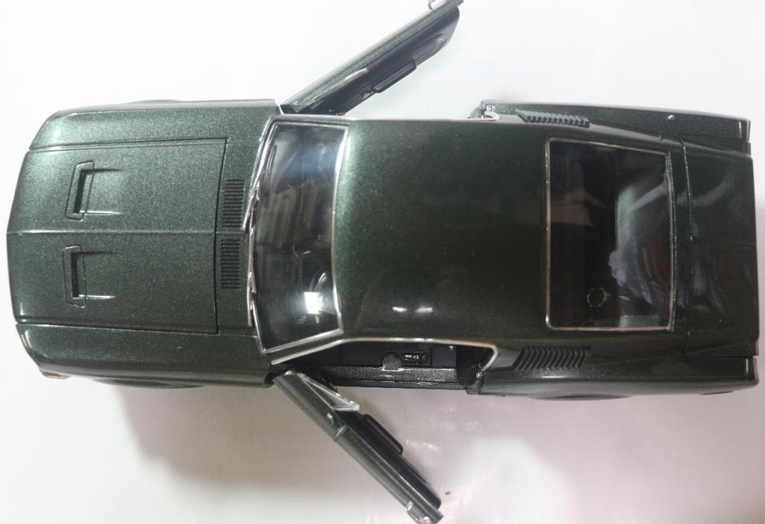 フォード　ムスタングＧＴ　１／１８（映画ブリットのマックィーン使用車と同型です）