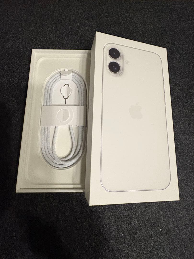 【本日発送】iPhone16Plus 128GB ホワイト　SIMフリー