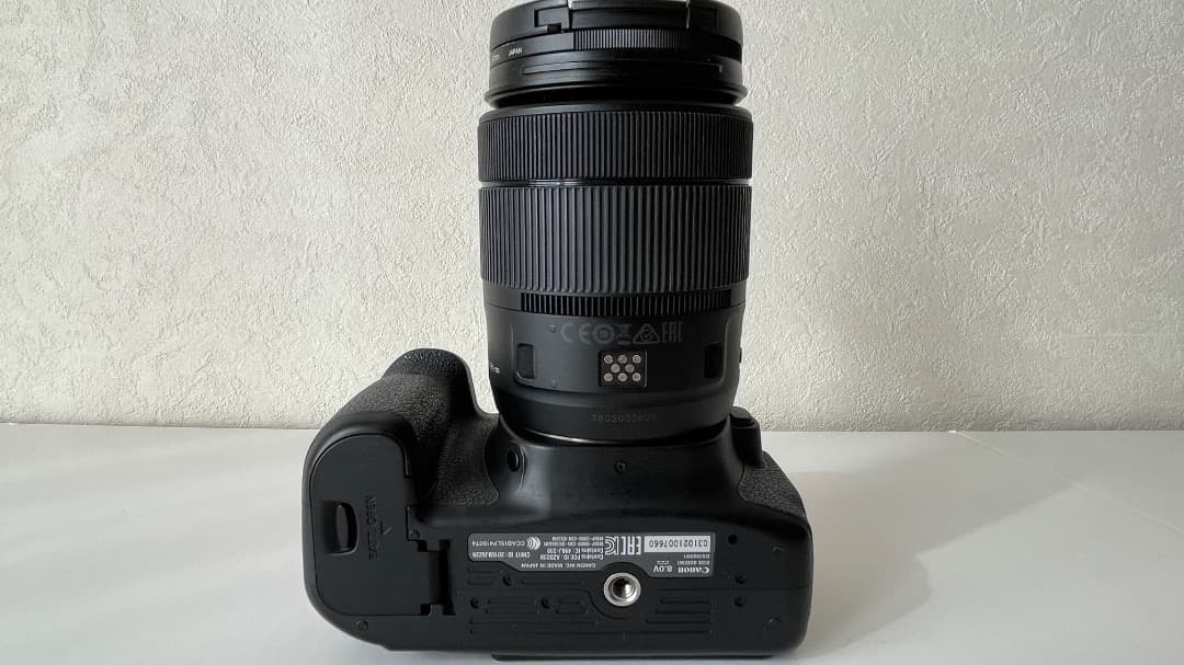 ⭐️美品⭐️ Canon EOS 80D本体＋Wレンズ　バッテリー2個付き