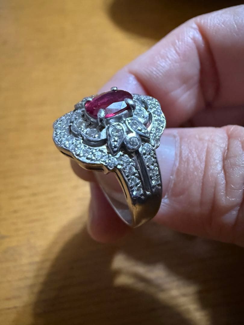 プラチナ900ルビー 花モチーフ リング