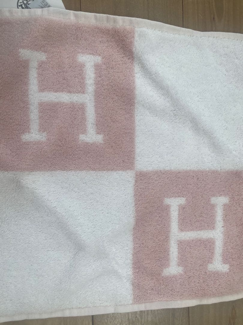 新品箱入りタグ付き　エルメス　ボディシャワジェルとタオル　セット