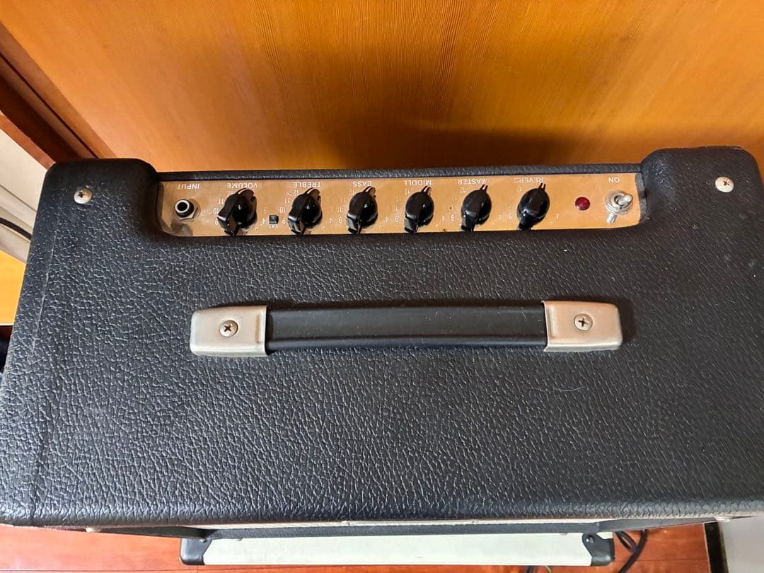 「Fender Blues Junior USA 真空管アンプ 名機」