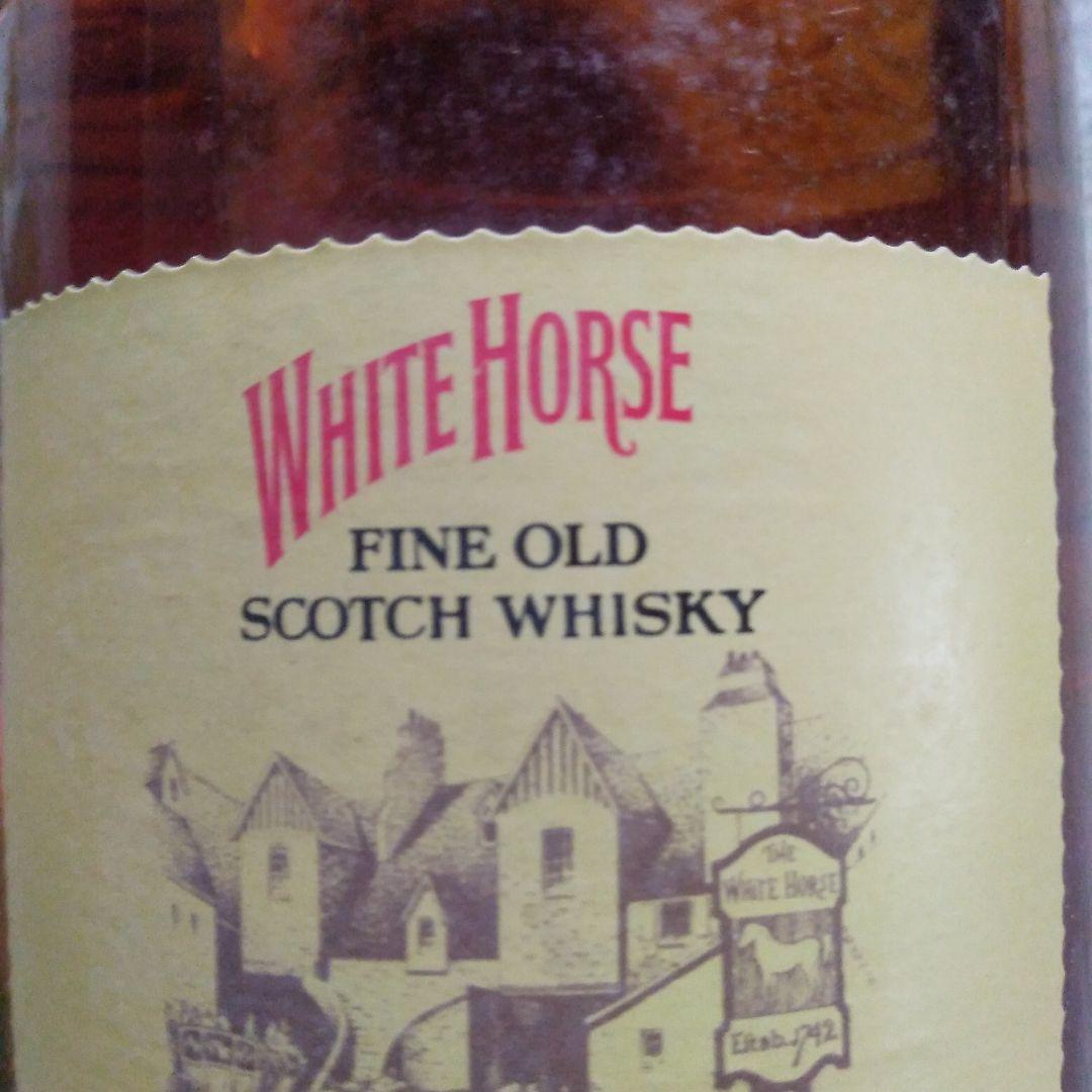 ナポレオンブランデーとホワイトホースウイスキー　専門商社の百貨店仕様ギフトセット