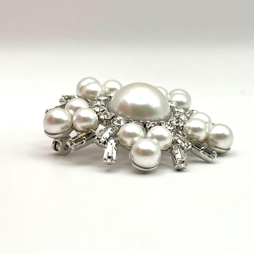 Rene ルネ ブローチ フェイクパール ビジュー シルバーカラー