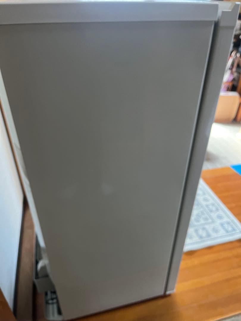 ・三菱電機ノンフロン冷凍庫 MF-U12N-W