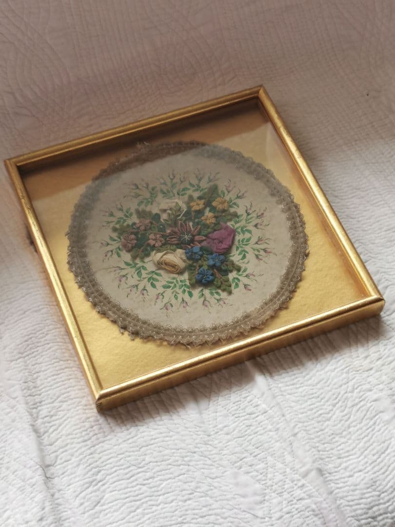 アンティーク シルクリボンアートフラワー＆手彩色ローズ ビーズレース＆金フレーム