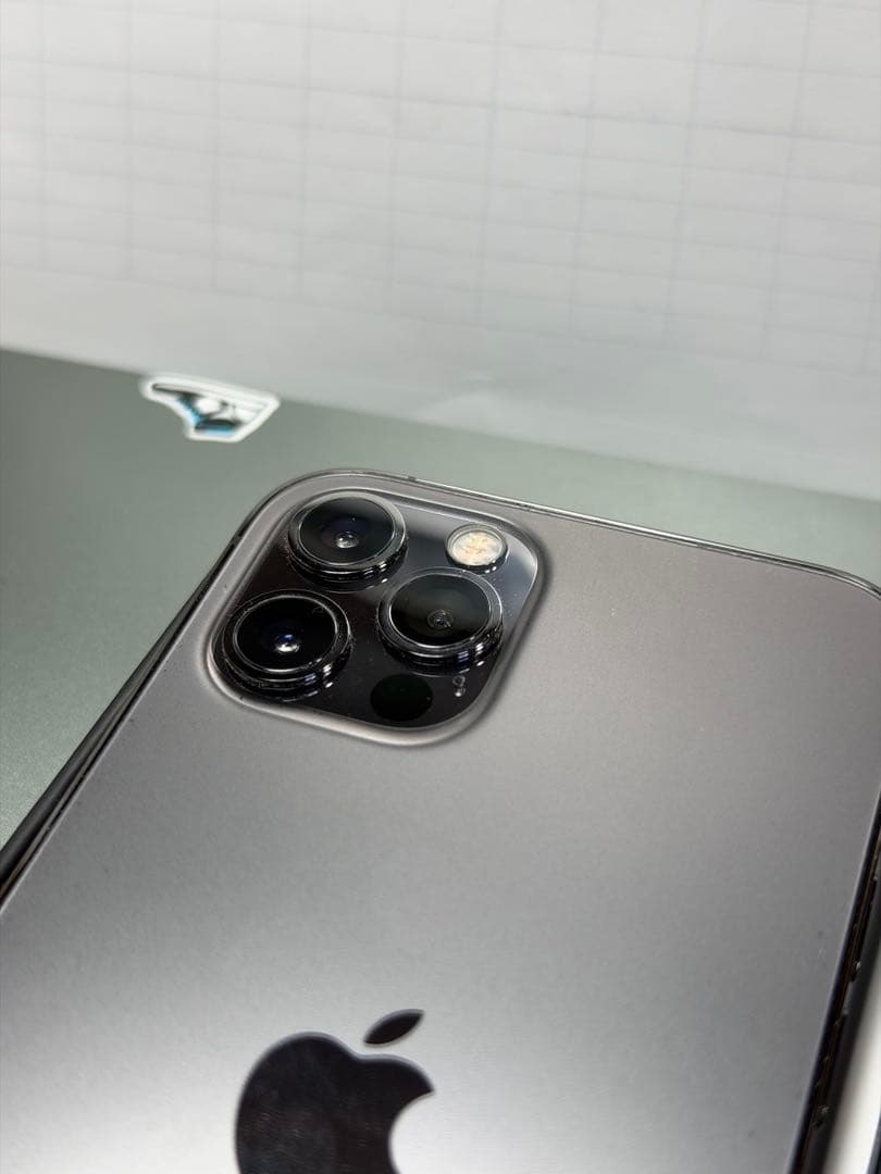 iPhone 12Pro グラファイト 128GB（フィルムもお付けします。）