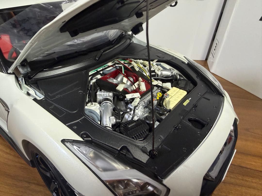 ディアゴスティーニ　R35 GTR ニスモ　未完成品