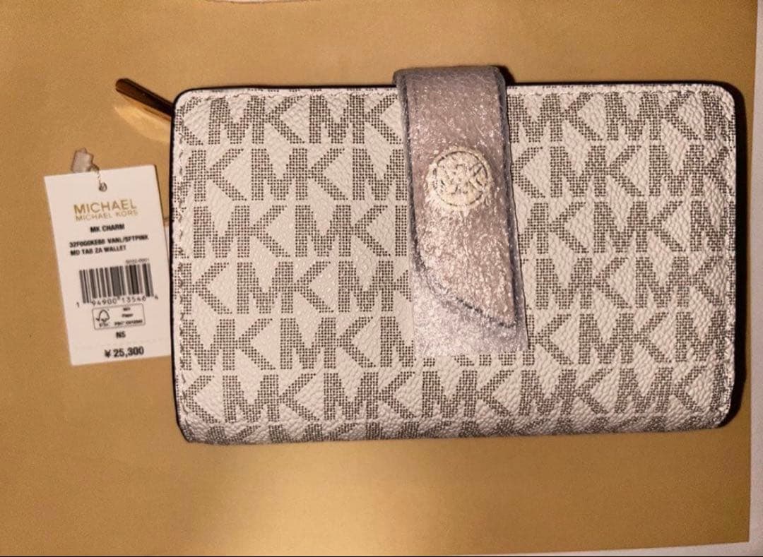 【新品】マイケルコース　タブウォレットミディアムMKシグネチャー　財布