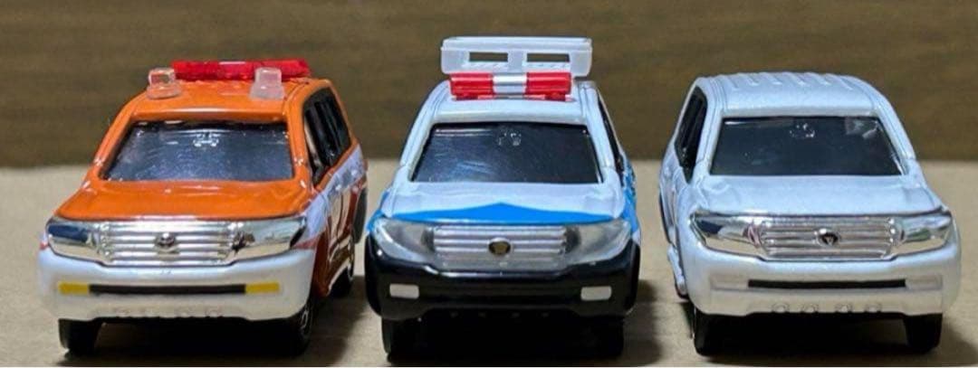 トミカ トヨタ ランドクルーザー 3台セット