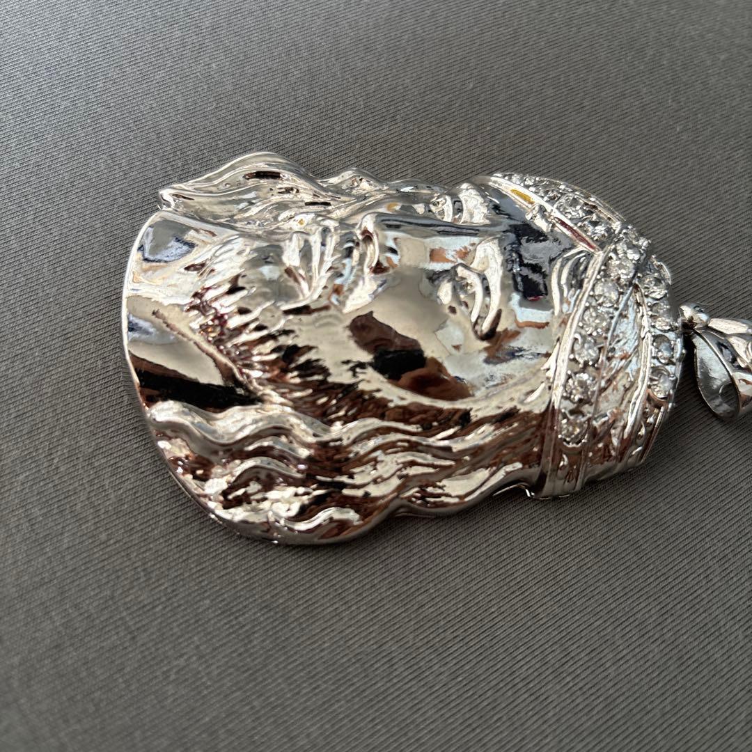 キリストの顔 メタルペンダント