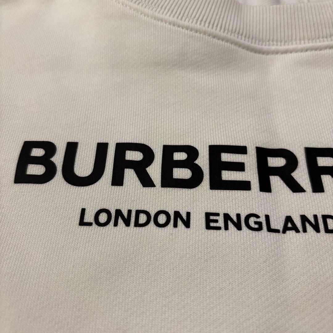 バーバリー　トレーナー　8Y