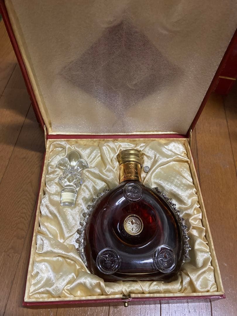 レミーマルタン　ルイ13世　金キャップ 700ml 古酒】　箱付き