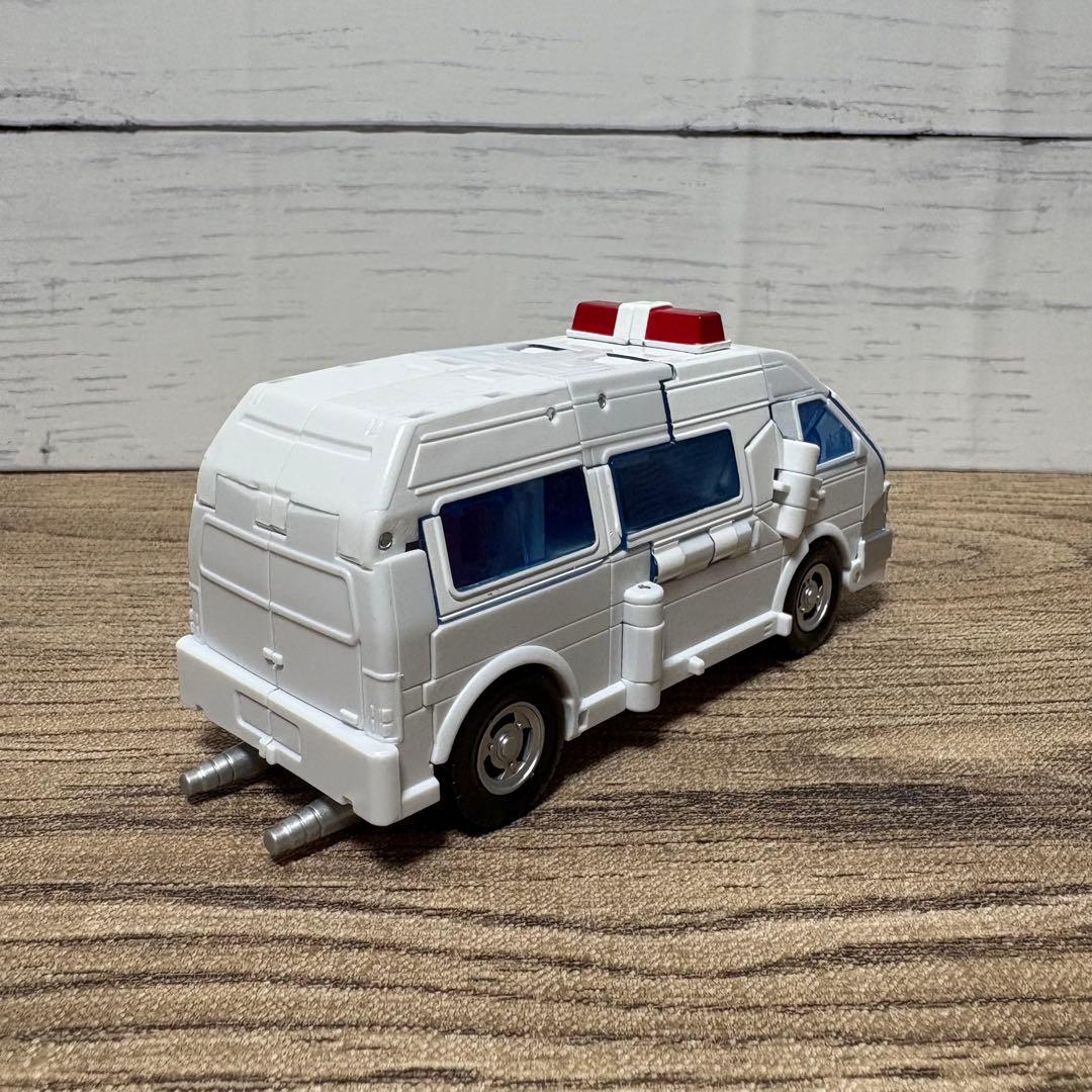 SS-117 ラチェット トランスフォーマー スタジオシリーズ