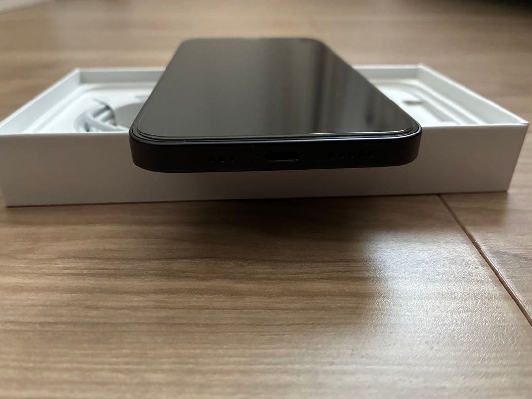 美品☆iPhone12 256GB ブラック iFaceケース フィルムつき