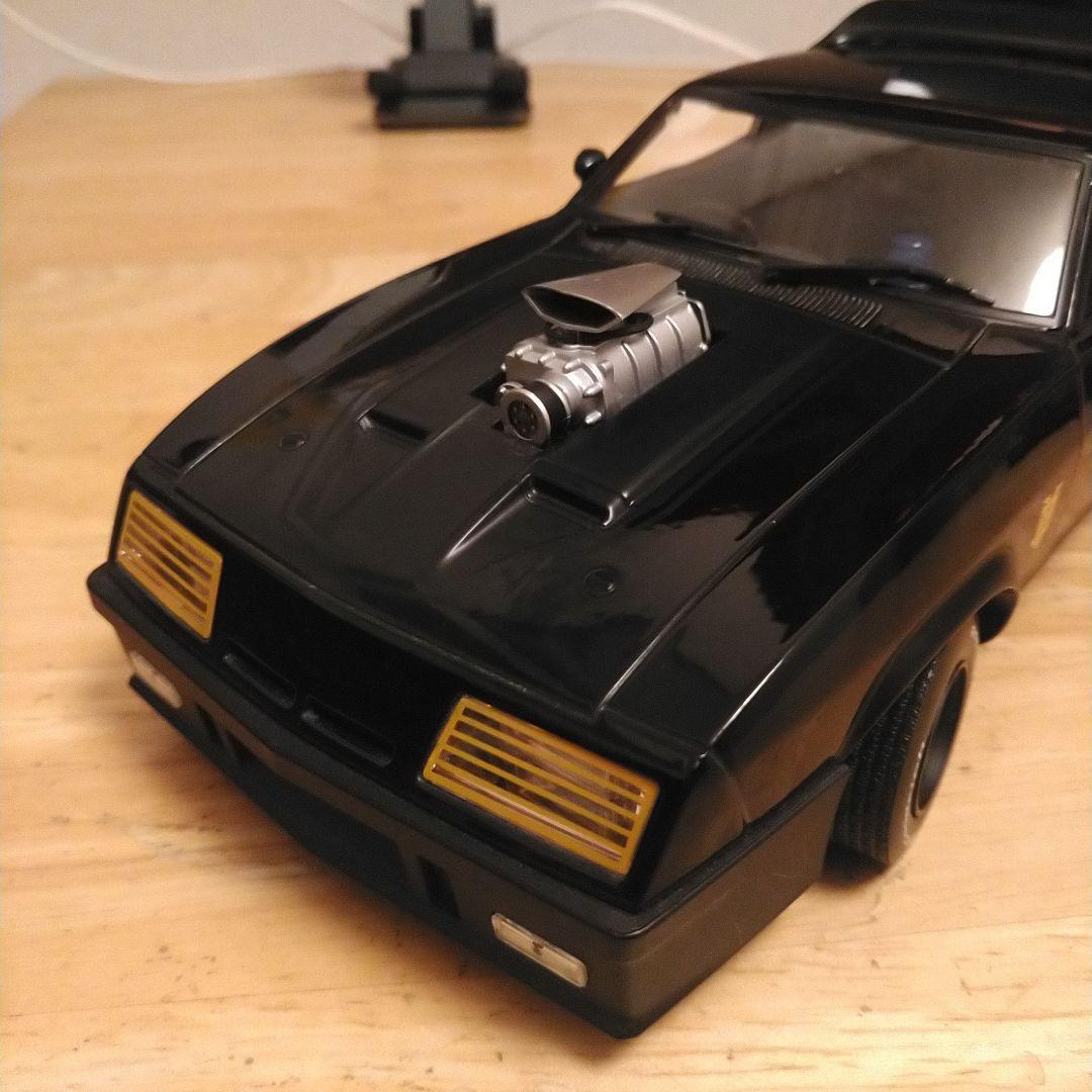 た*吉様 グリーンライト　1/18 MADMAX インターセプター　車両のみ