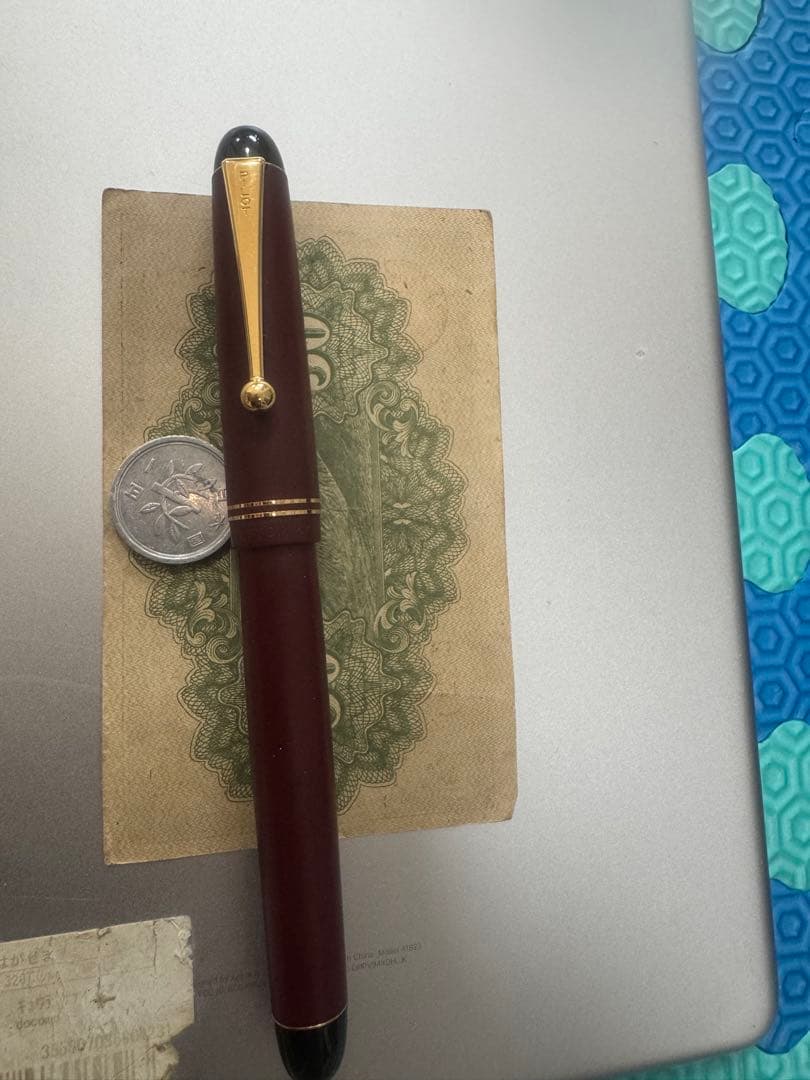 ワインレッド 万年筆 金メッキペン先　　14k