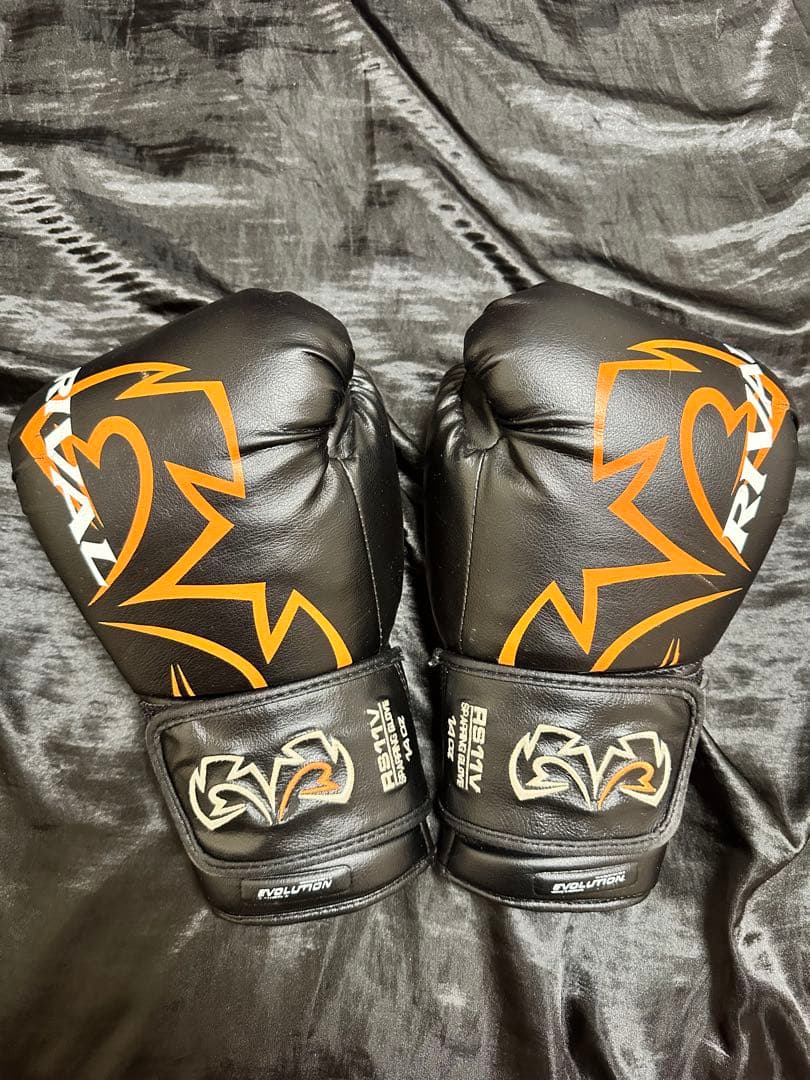 RIVAL ボクシンググローブ ブラック/オレンジ　14オンス
