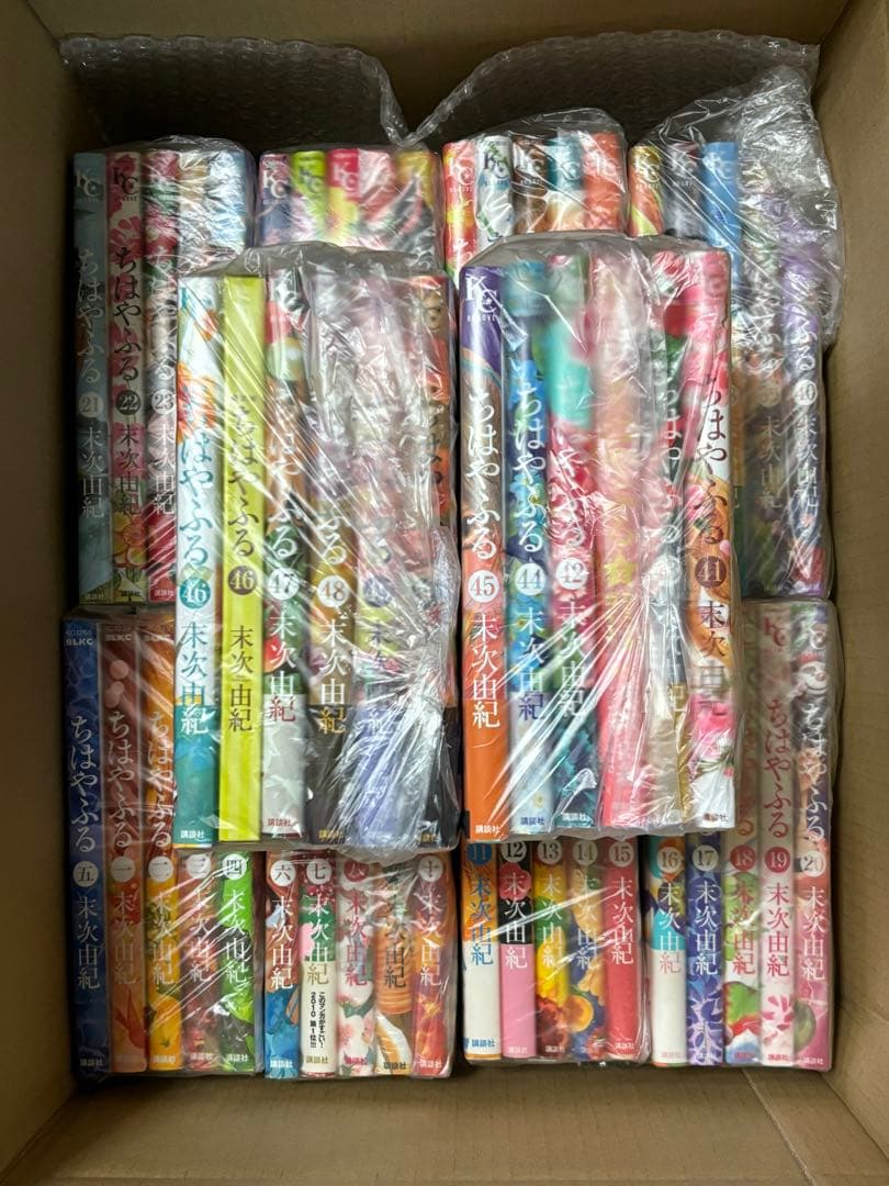 ［ちはやふる］全50巻セット+公式コミックガイド+特典缶バッジ