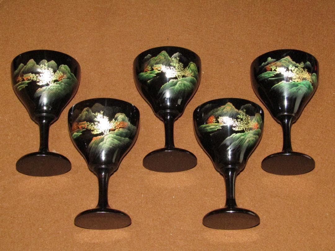 【中国漆器　山水図蒔絵　洋酒器揃　リキュールグラス・シェーカー・トレイ】未使用品