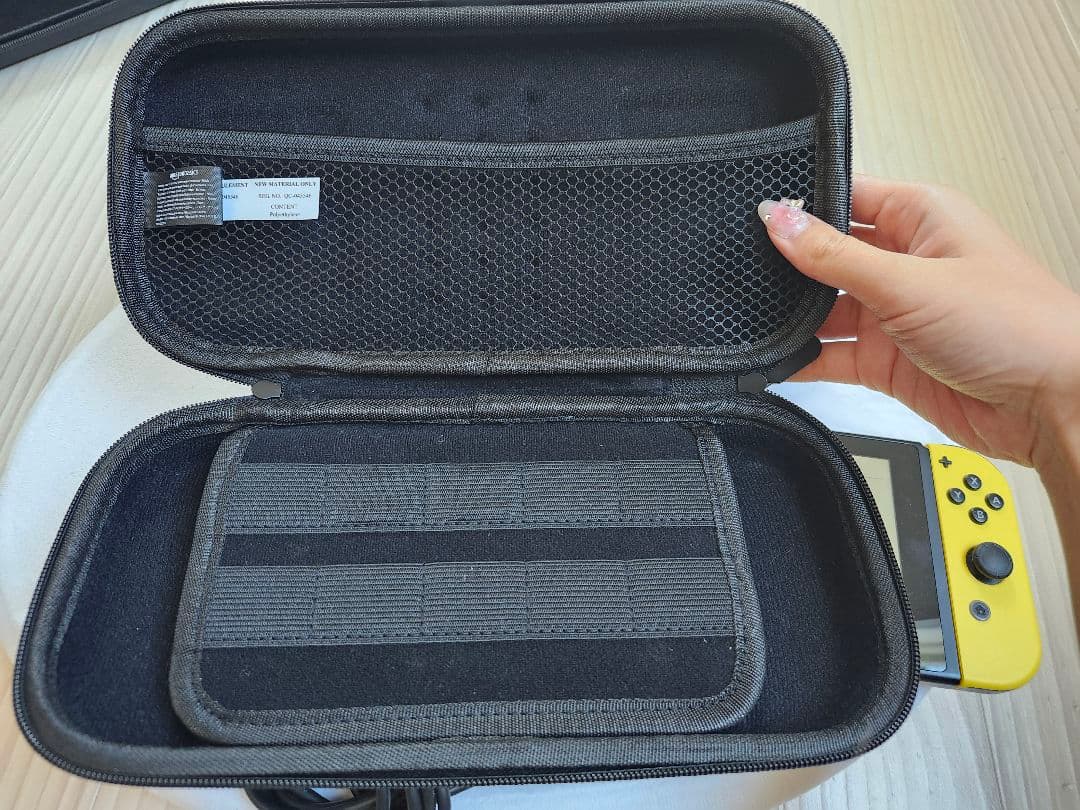 Nintendo Switch 本体 ピカチュウ　イーブイ　モデル