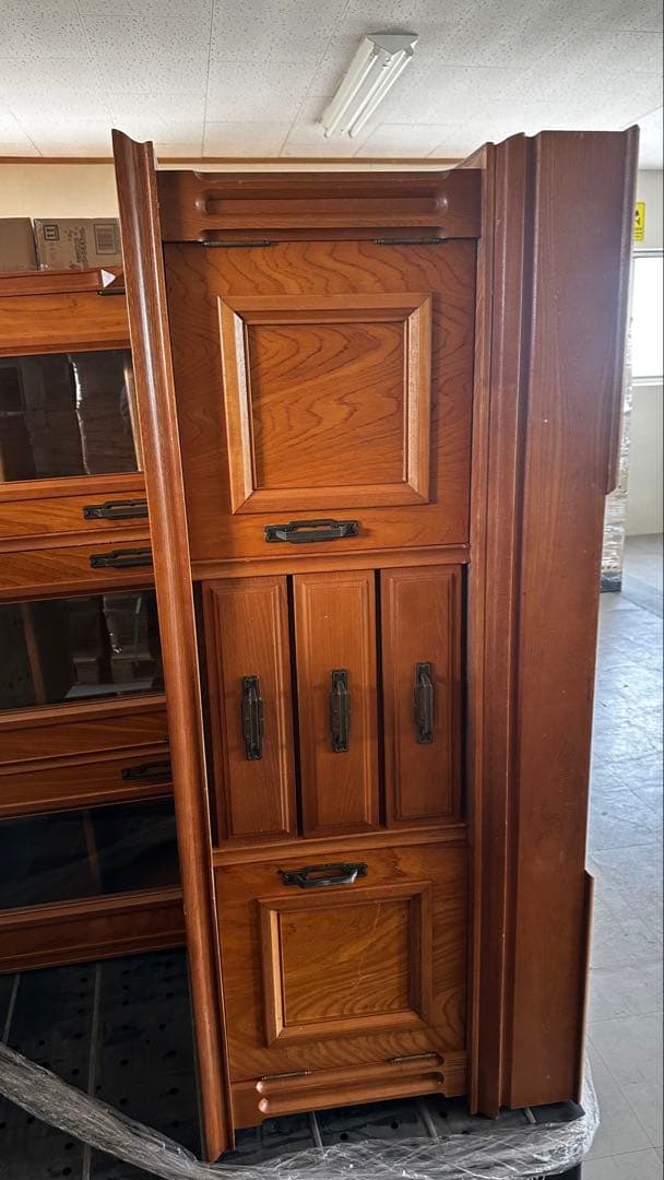 年代物　40年円前のビンテージ家具、木製ガラス扉キャビネット 引き取り限定