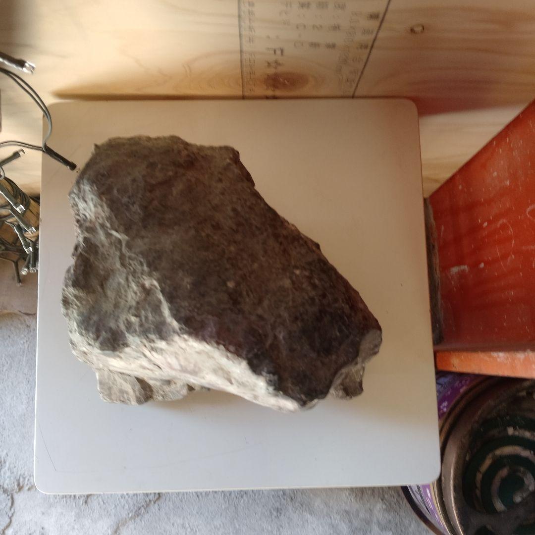 天然石 。根尾村菊花石