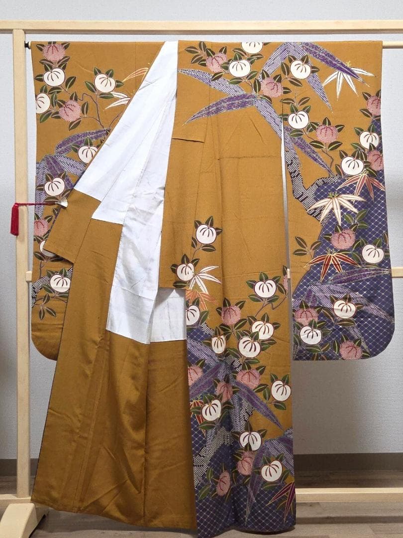 F5 橘の花模様 金駒刺繍 金彩 縮緬 山吹色 袷 正絹 成人式 振袖襦袢セット