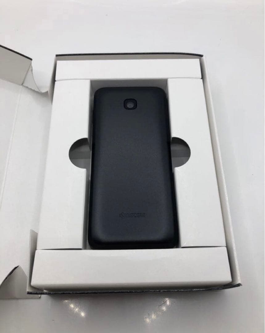 ☆Simフリー☆未使用品☆ GRATINA KYF42 ブラック