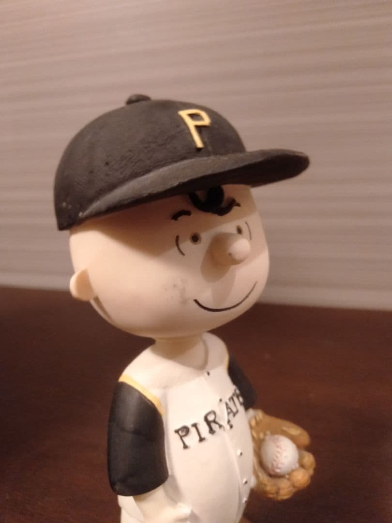 スヌーピーとチャーリー・ブラウンのフィギュアセット（パイレーツ 球場配布）