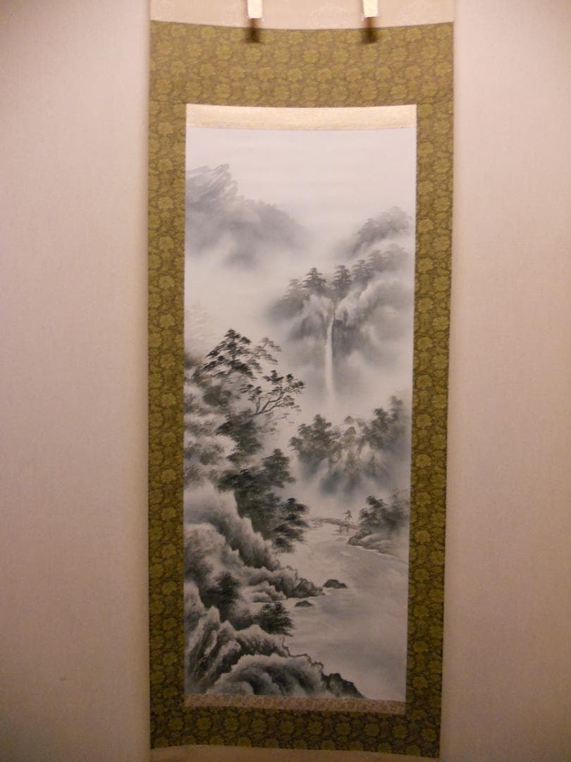 掛け軸 坂口竹春 水墨山水 絹本 希少 軸装 茶道具 掛軸 美品 です。