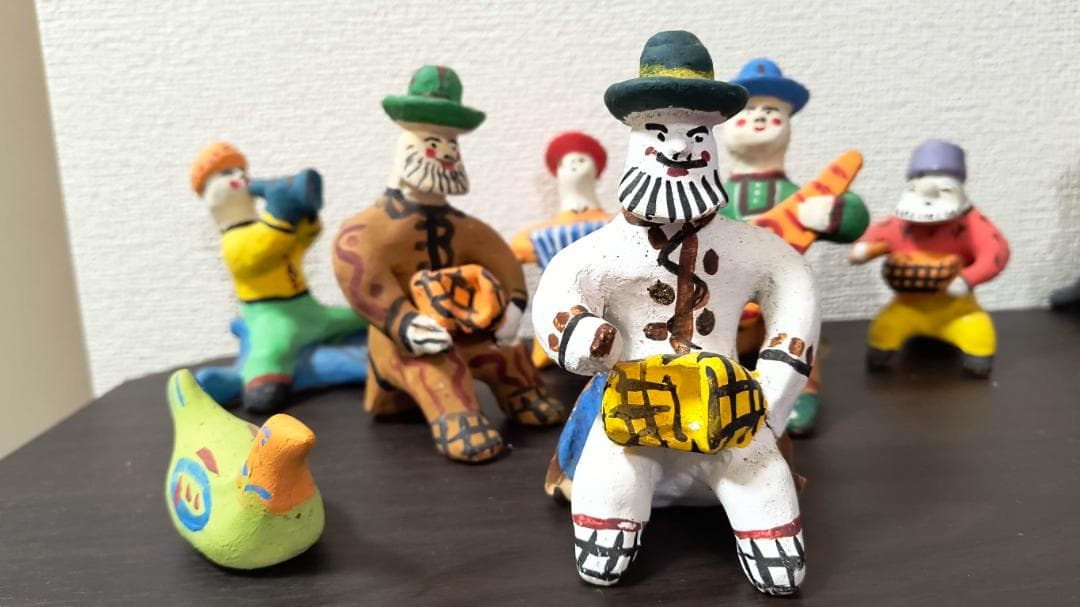 旧ソ　伝統工芸品　民芸品　ディムカヴァ・ディムコヴォ 土人形　楽器弾き人形