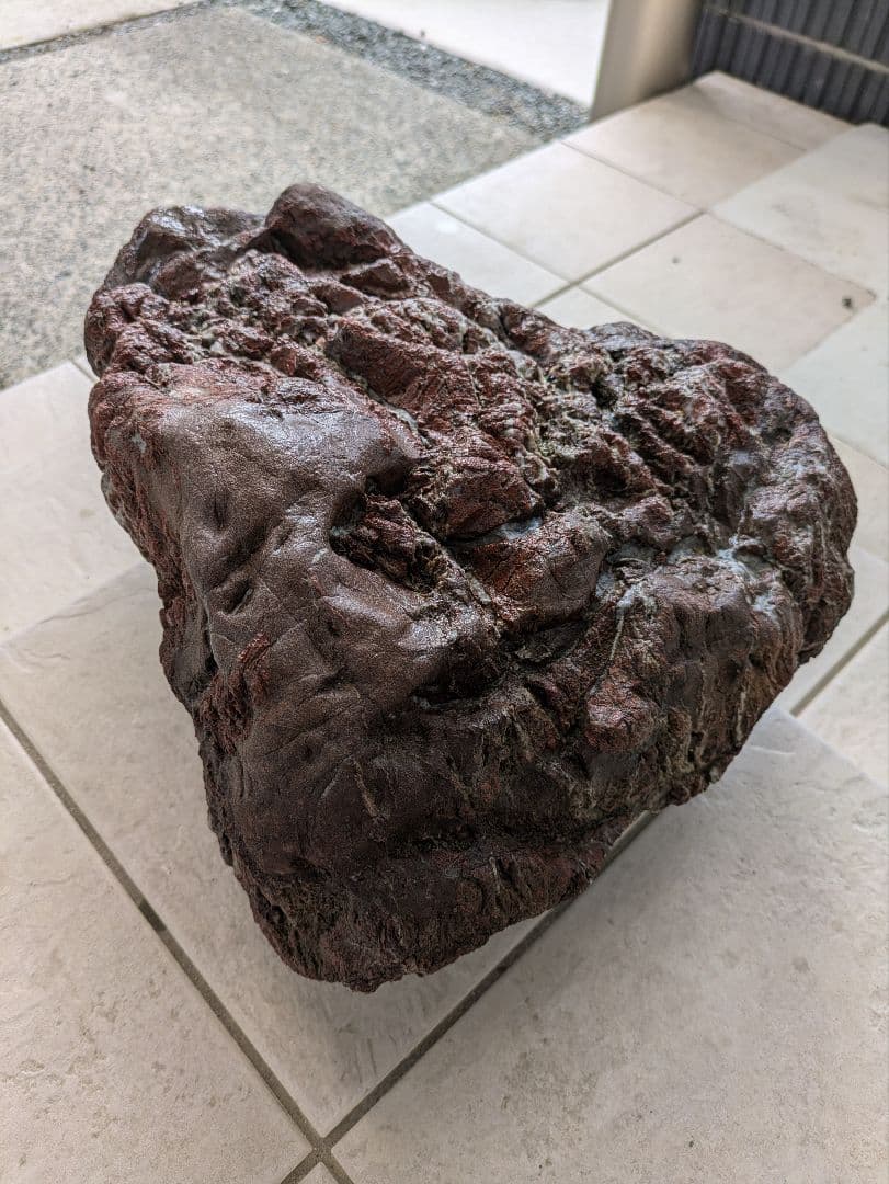 赤石 原石 特大29kg 龍顔 未加工品 多数の石英流れ 希少、レア品