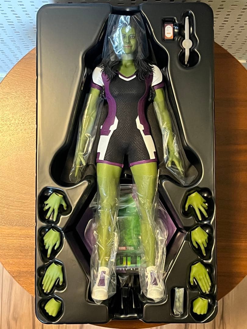 HOTTOYS ホットトイズ　シーハルク